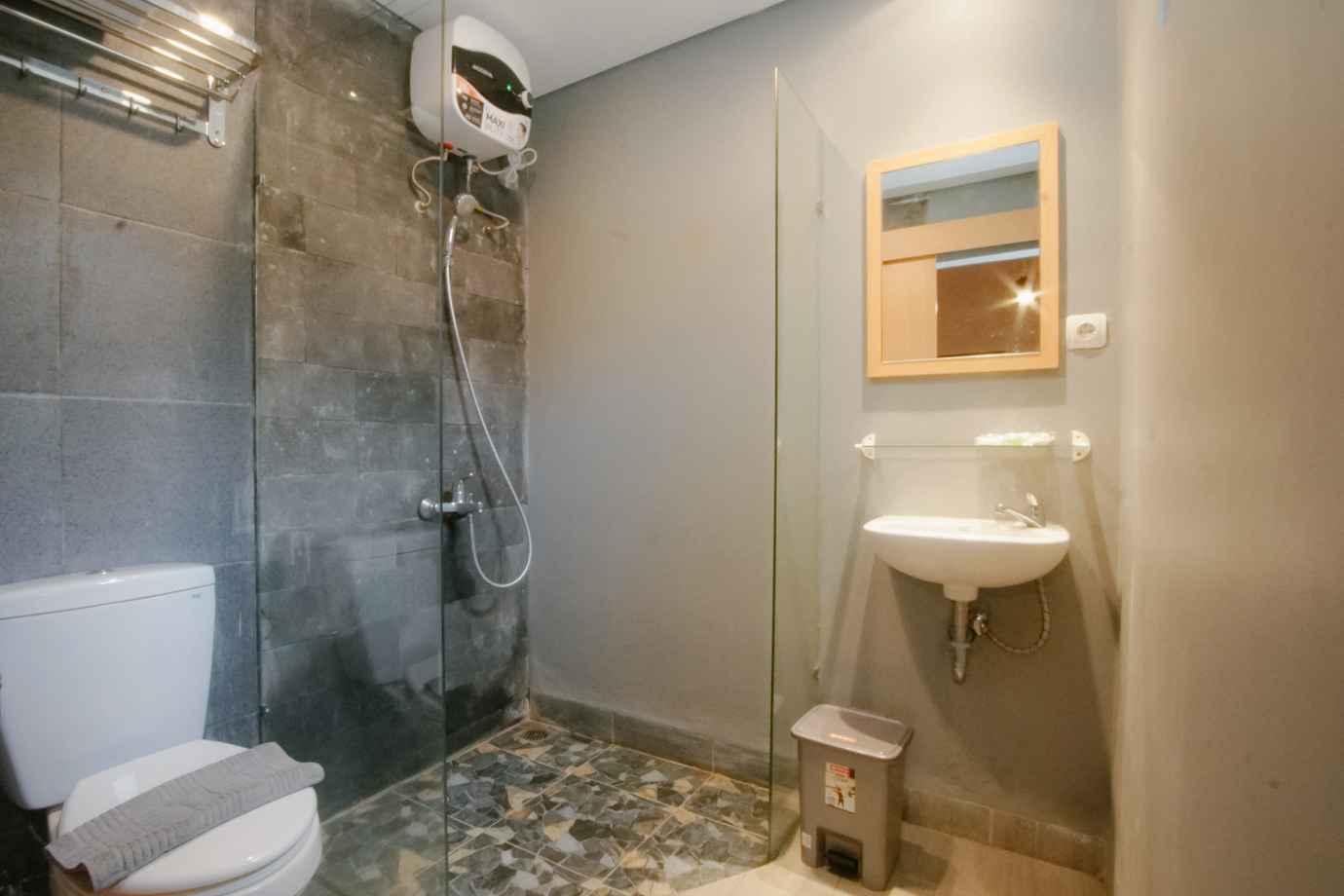 20048021-88426bcf346ee3ba3d32f2531838f6e2